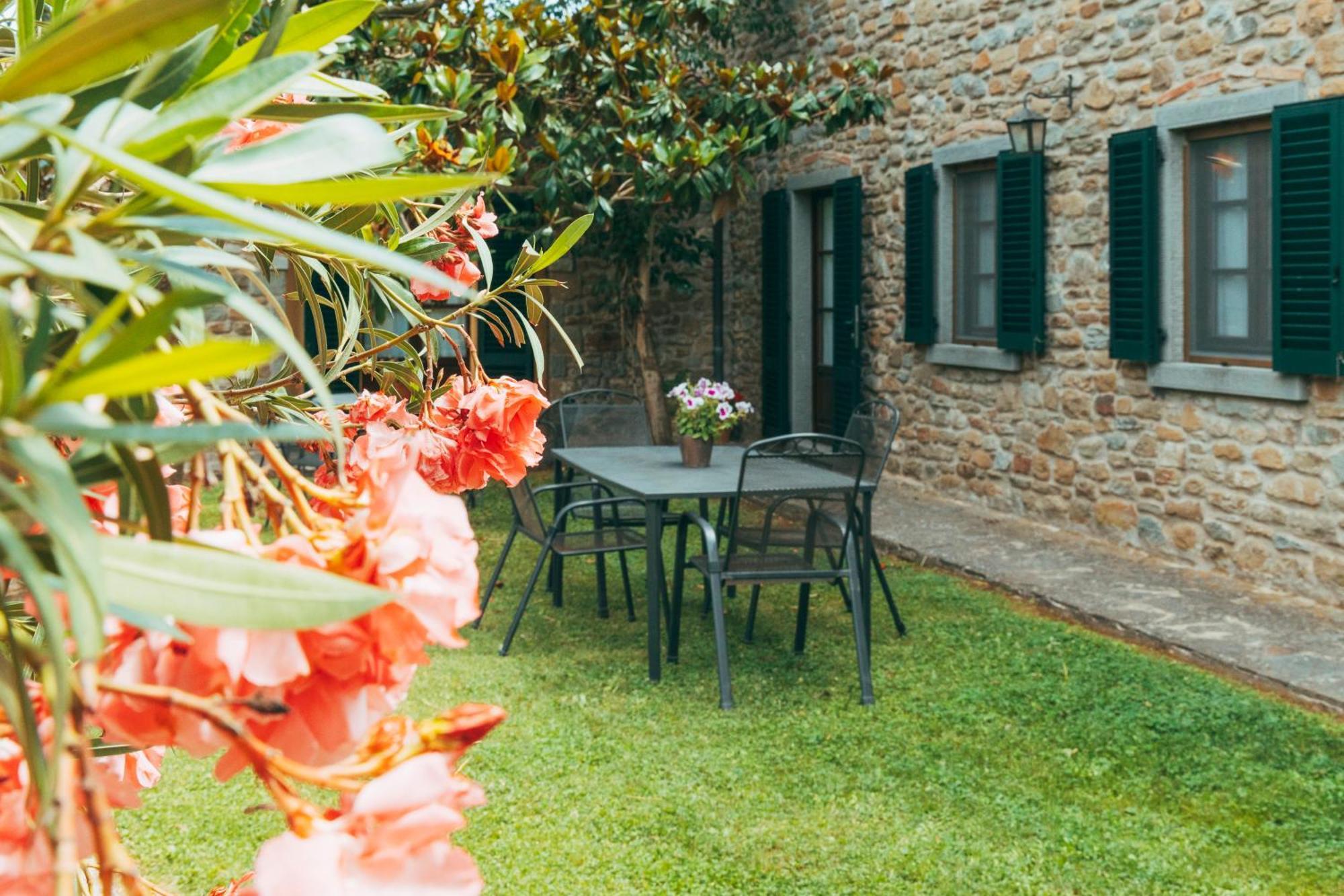 Agriturismo Il Borgo Cortona Esterno foto